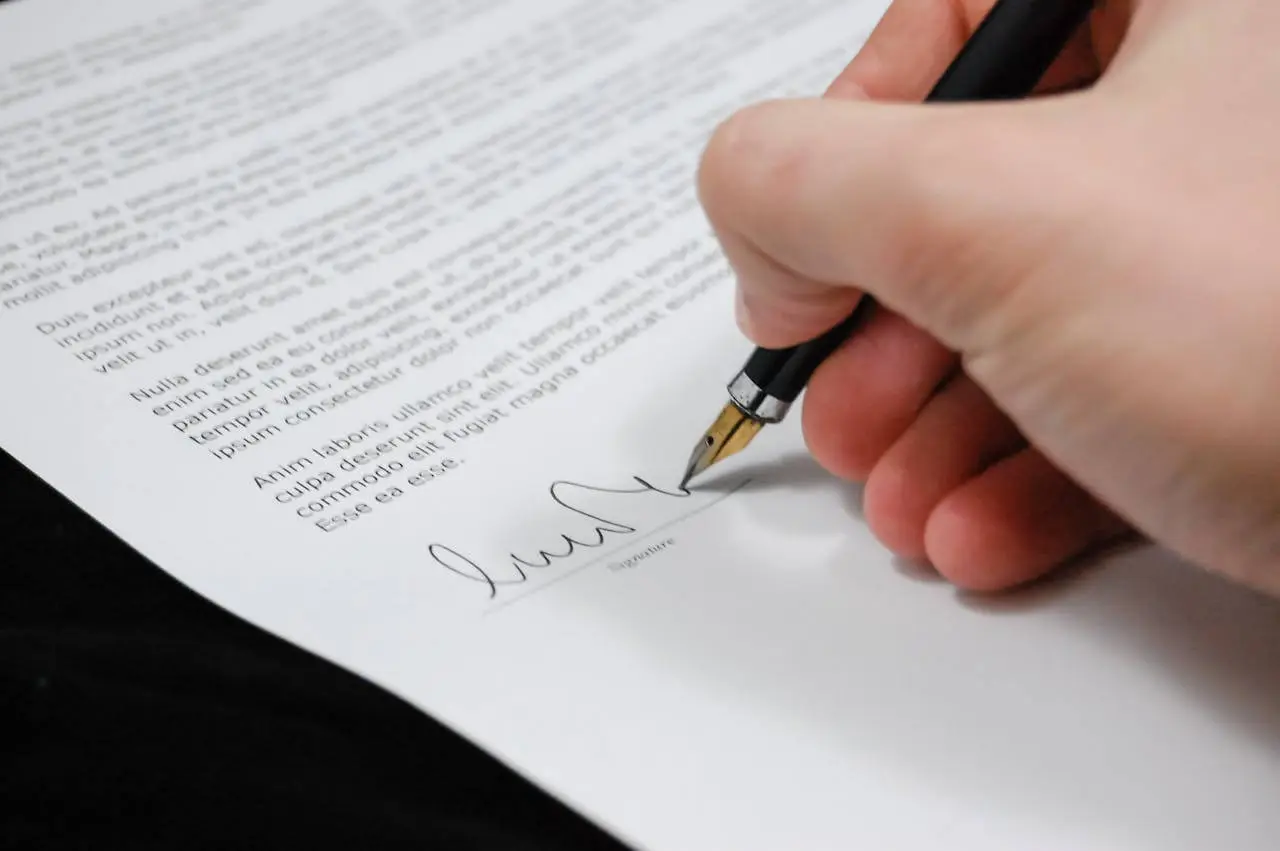 DocuSign alternatives for contractors and small businesses