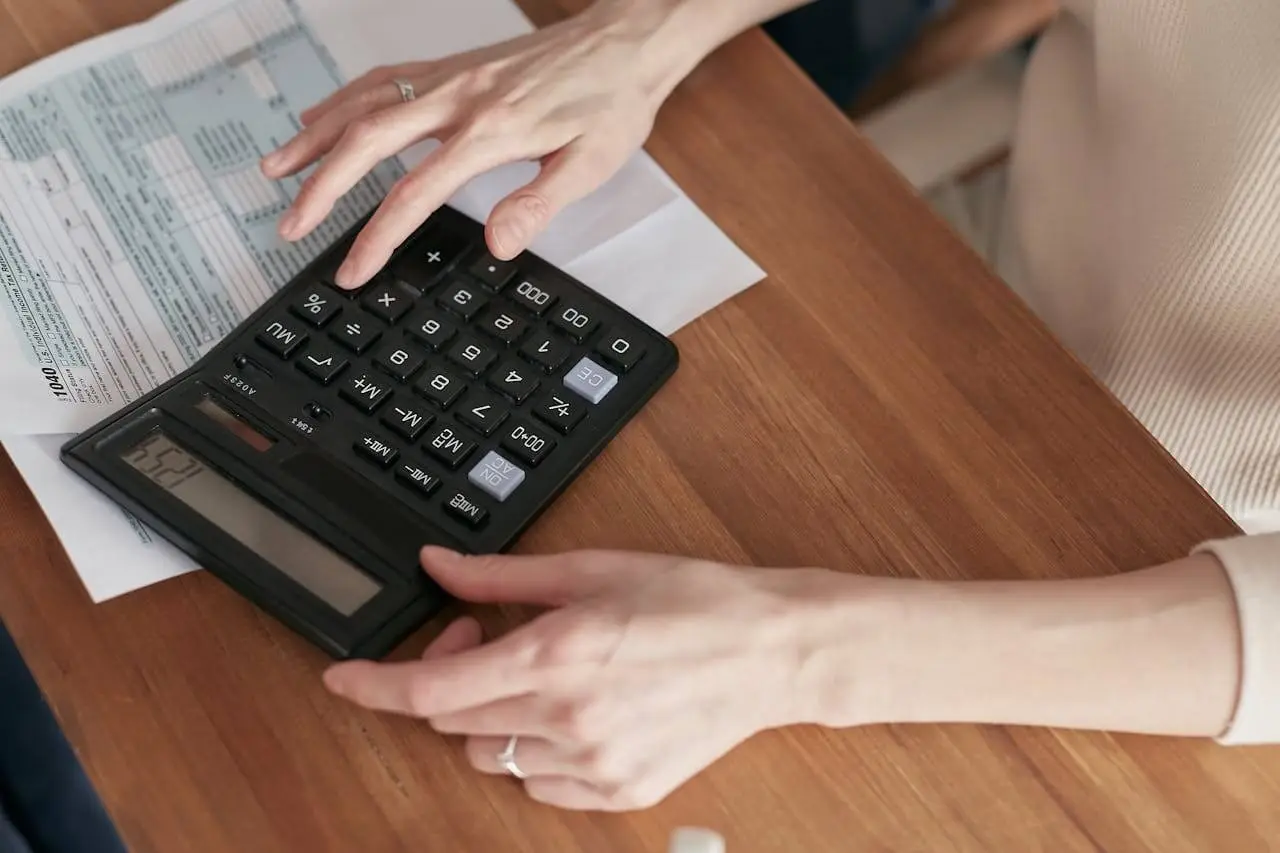 What should you take attention while looking for docusign alternatives for contractors and small businesses